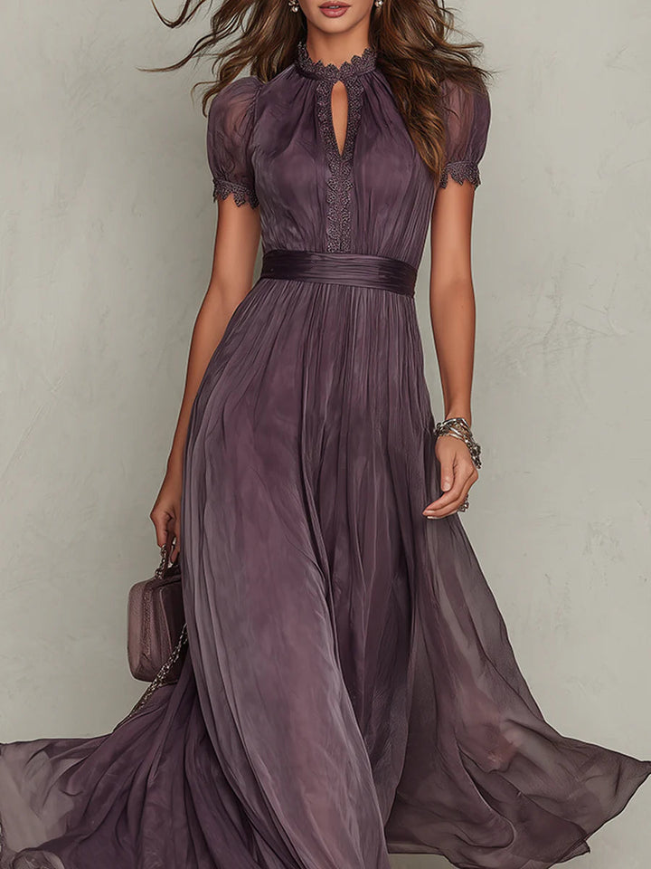 Flavia - Vestito lungo viola con scollo a chiave, bordo in pizzo di chiffon