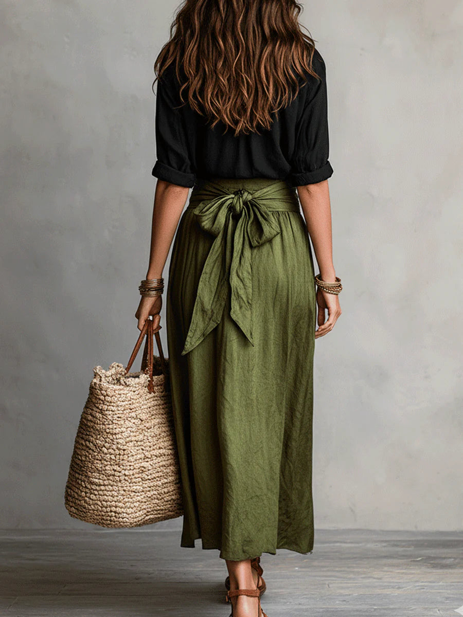 Vera™ | Set di due pezzi: t-shirt nera e gonna midi verde oliva